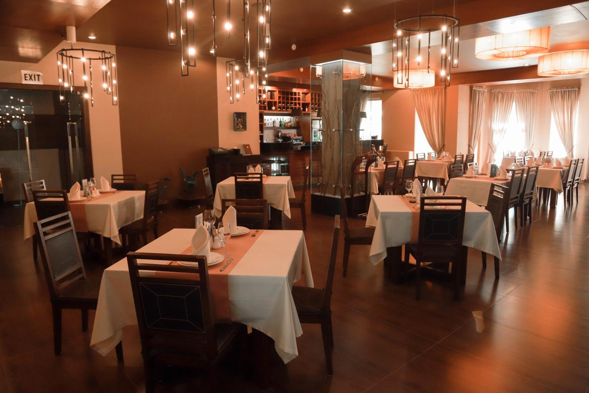 Grand M Hotel Navoi Ngoại thất bức ảnh