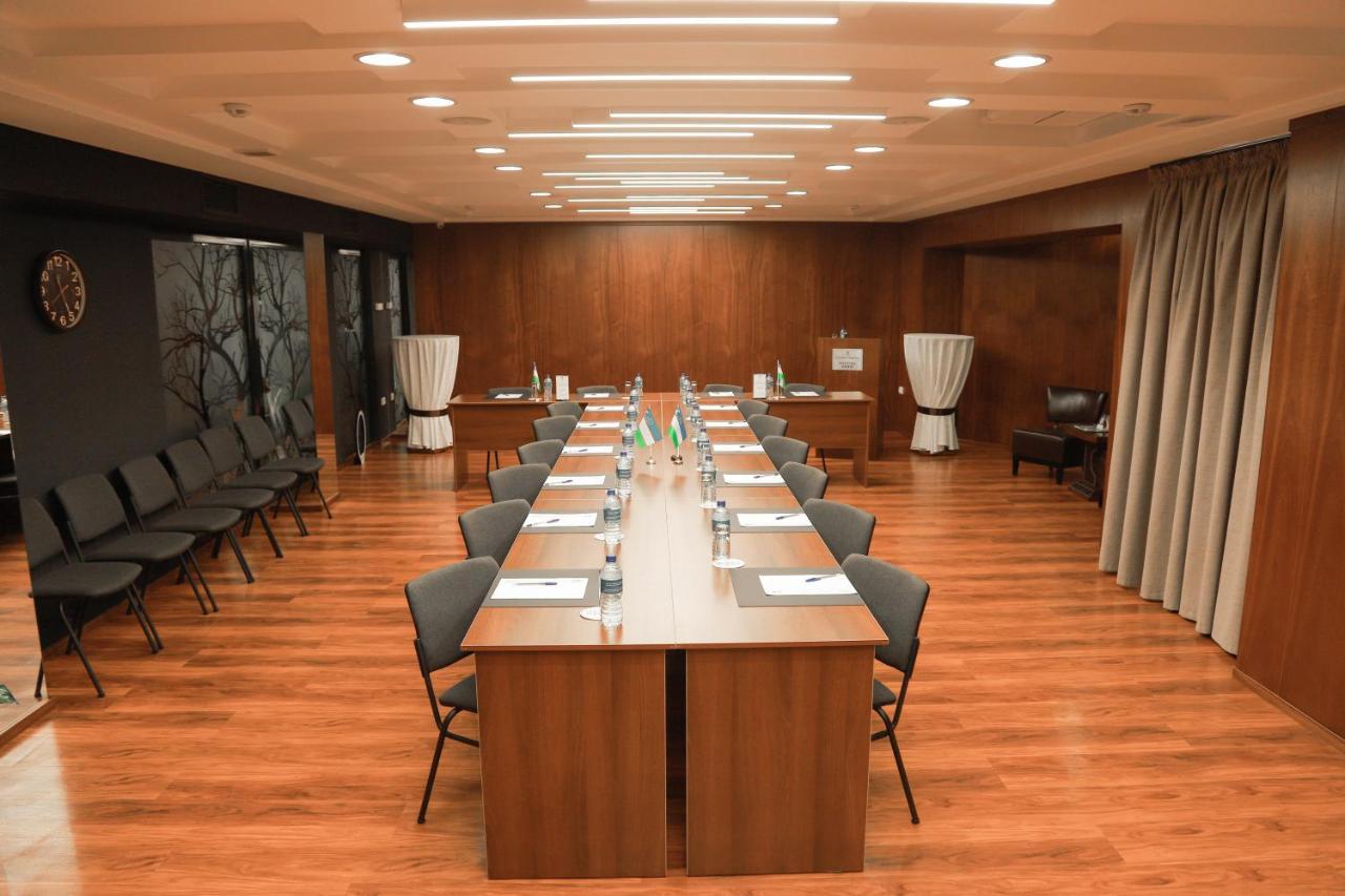Grand M Hotel Navoi Ngoại thất bức ảnh