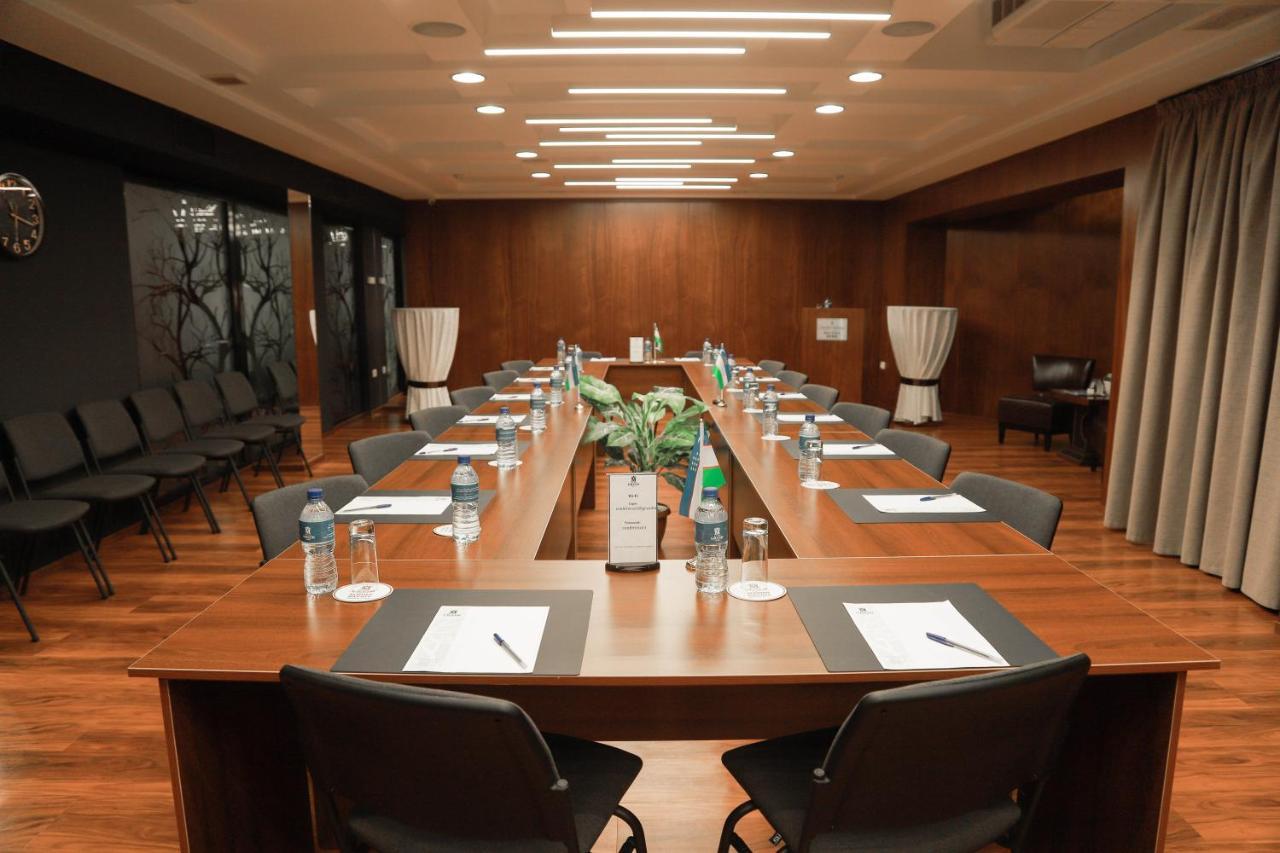 Grand M Hotel Navoi Ngoại thất bức ảnh