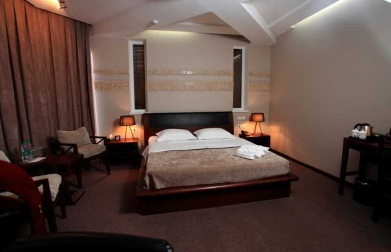Grand M Hotel Navoi Ngoại thất bức ảnh