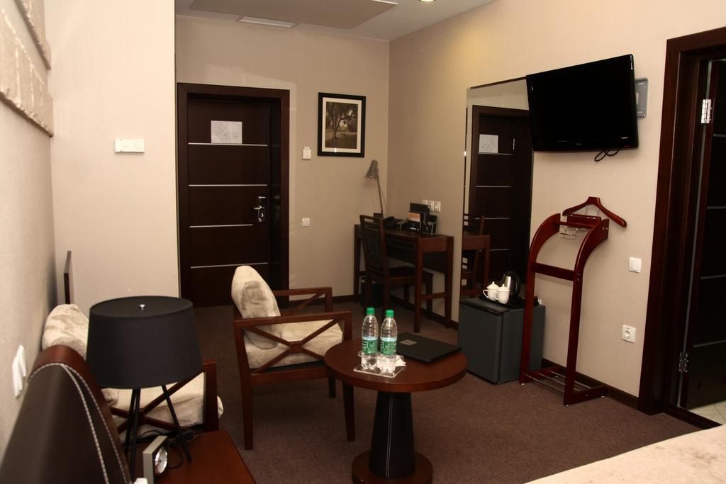 Grand M Hotel Navoi Phòng bức ảnh