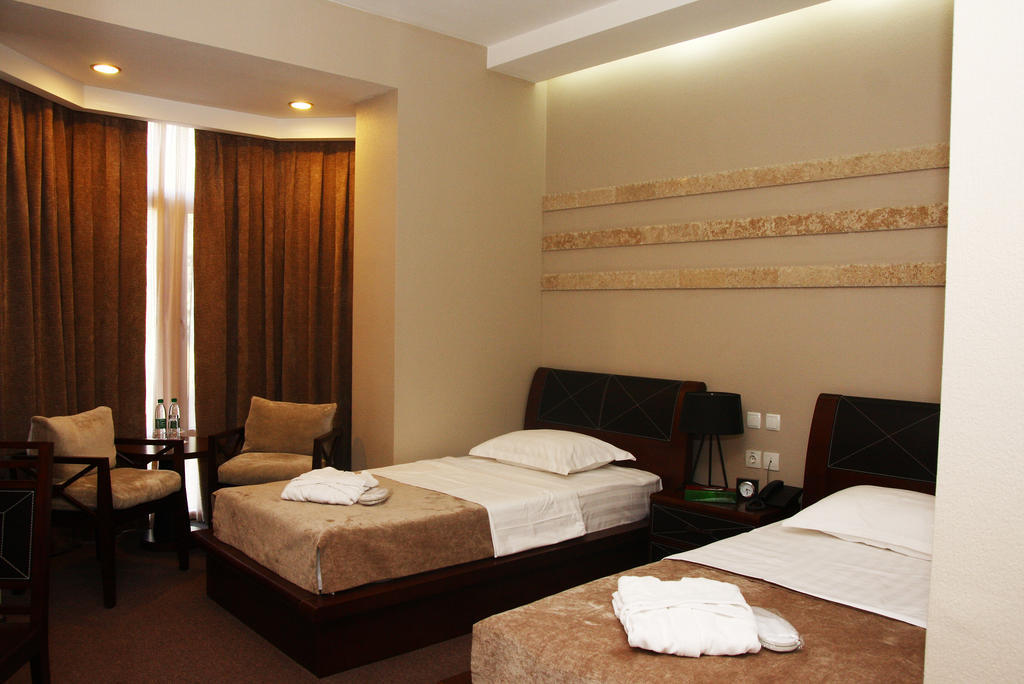 Grand M Hotel Navoi Phòng bức ảnh
