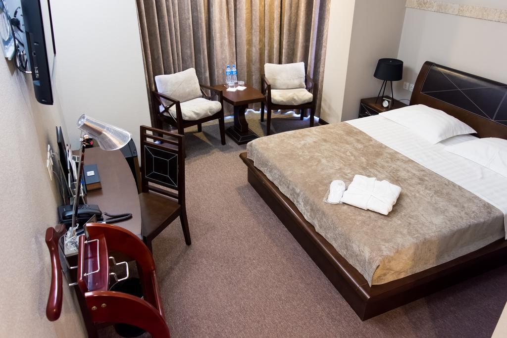 Grand M Hotel Navoi Ngoại thất bức ảnh