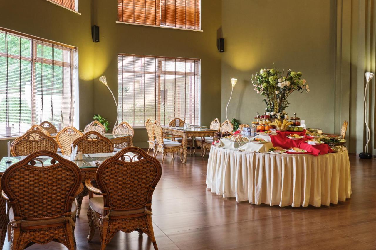 Grand M Hotel Navoi Ngoại thất bức ảnh